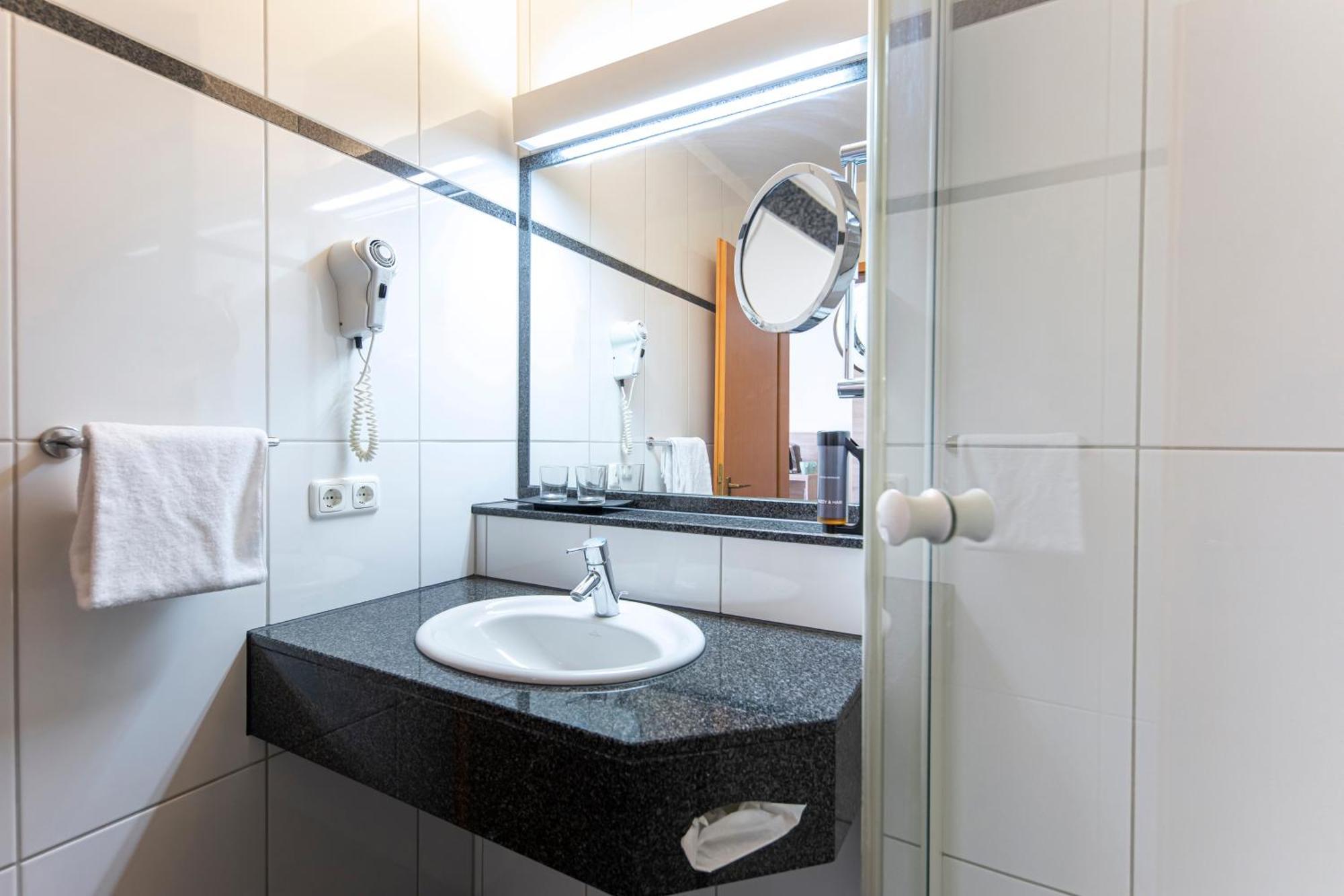 Roomingtons Hotel Lohr Dış mekan fotoğraf